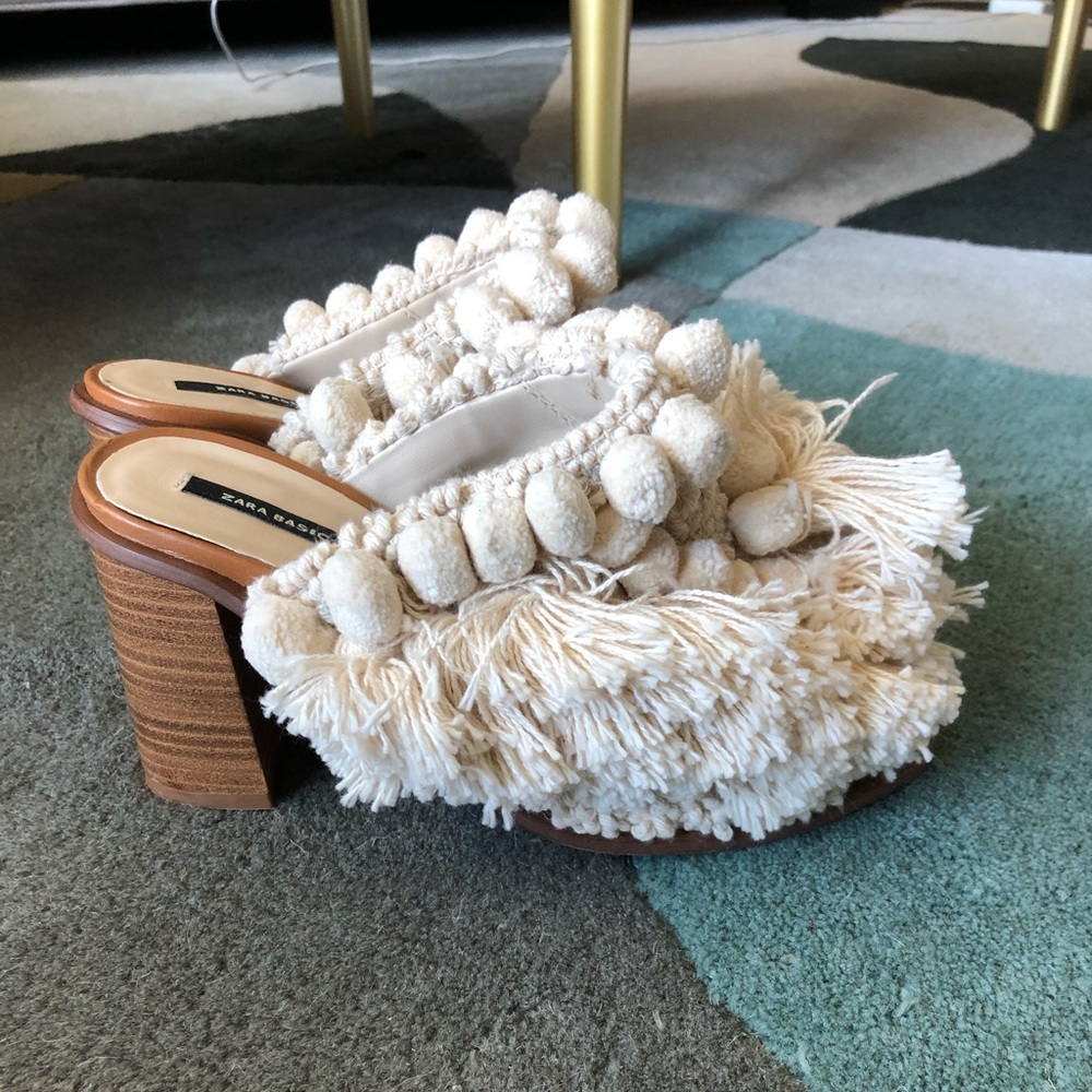 Super cute Zara fabric mules!